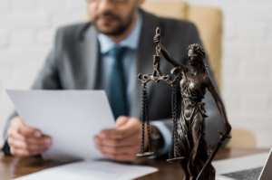 Kiedy warto skorzystać z pomocy kancelarii karnej